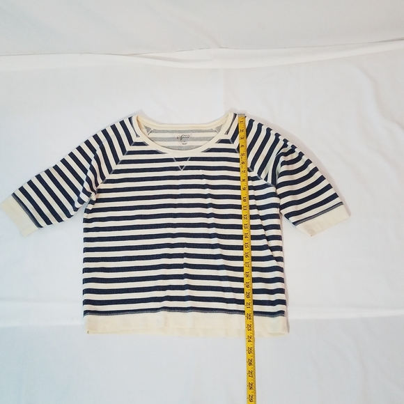 Cute sporty top - Picture 2 of 7